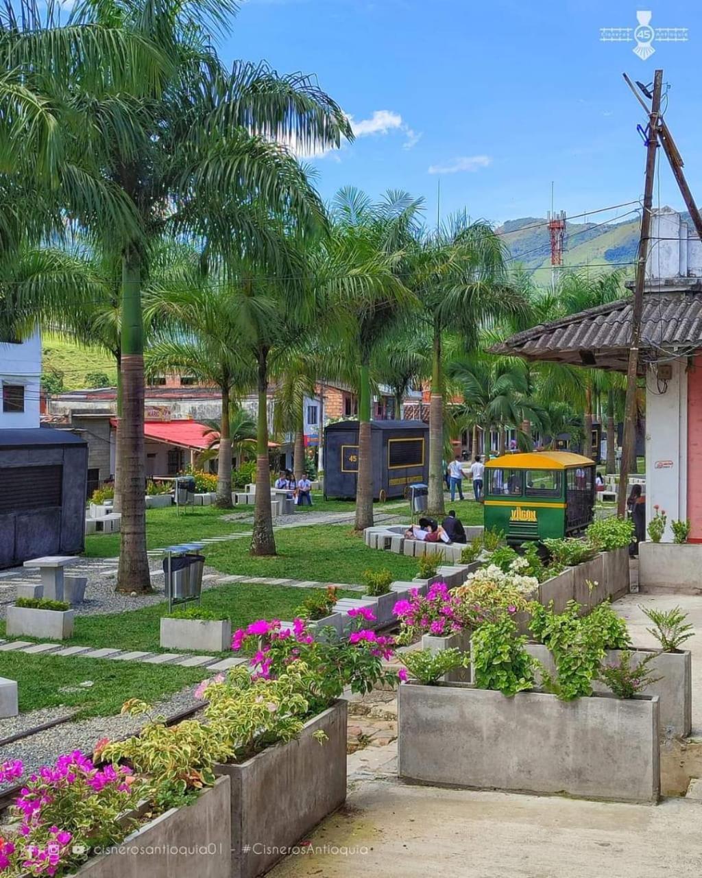 Amueblados, Zona Centrica-cisneros- Antioquia Apartment